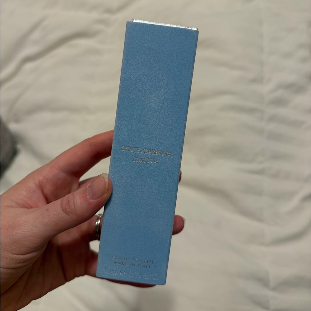 NEW Dolce&Gabbana
 
Light Blue Eau de Toilette Travel Spray